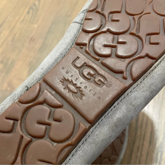 Ugg Dakota Mocassin Slipper - Picture 11 of 12